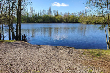 A walk round the lake - 1