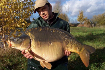 We have received the second stock of carp today. - 2