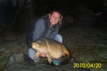 Is this a record â€“ 3 x 50lb+ carp in 24hours for a lady angler? - 1