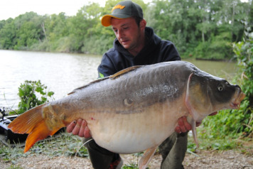 A Superb Catch on Swim 4 - 2