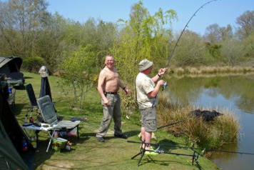Roger Hemming Sets New Lake Record Grass Carp!!! - 1