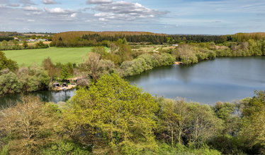 Lake photos photo 3 Emeraude