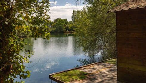 Villefond, Carp fishing in France, Optional cabin at swim 8