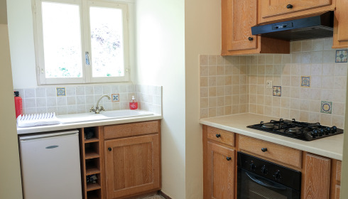 Bears Lake, Carp Fishing France with Accommodation, Kitchen