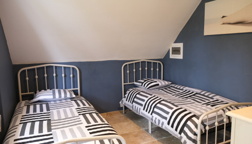 Bears Lake, Carp Fishing France with Accommodation, Twin Bedroom