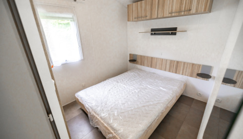 Carp House, Carp Fishing France with Lodge, Double Bedroom