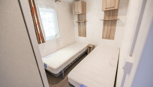 Carp House, Carp Fishing France with Lodge, Twin Bedroom 2