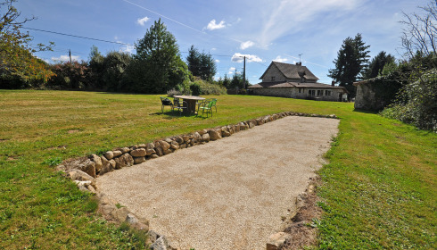 Lakeview, Carp Fishing France with Accommodation, Petanque / Boules court