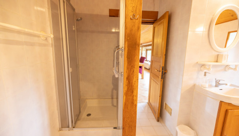 Lakeview, Carp Fishing France with Accommodation, Bathroom (Ground Floor)