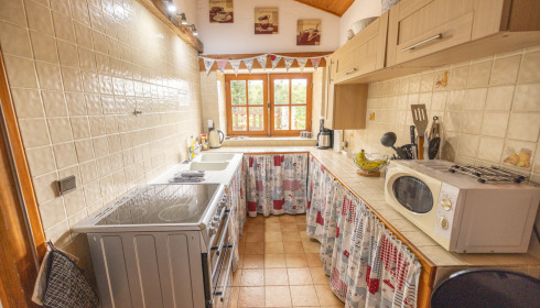 Lakeview, Carp Fishing France with Accommodation, Kitchen (Lower Ground Floor)