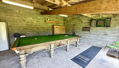 Lakeview, Carp Fishing France with Accommodation, Games Area