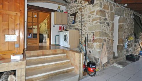 Lakeview, Carp Fishing France with Accommodation, Garage (steps leading to sun room)