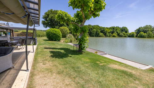 Landes, Carp fishing France, Lakeside Accommodation