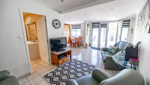 Landes, Carp fishing France, Lakeside Accommodation: Living Area