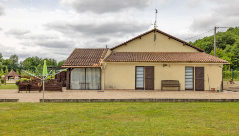 Landes, Carp fishing France, Additional Accommodation (Optional): Outside Area