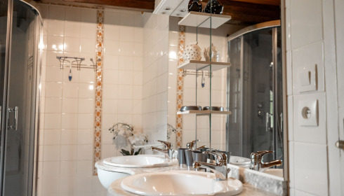Landes, Carp fishing France, Additional Accommodation (Optional): Shower Room