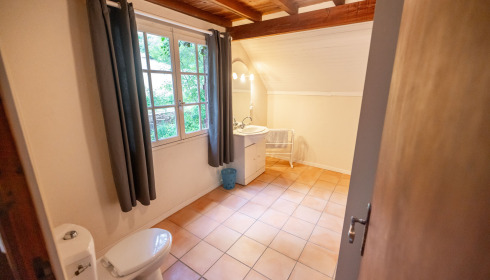 Mas Bas Lotus Lake, Carp fishing with accommodation, Bathroom (1st Floor)