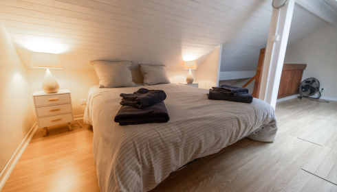 Mas Bas Lotus Lake, Carp fishing with accommodation, Mezzanine Bedroom