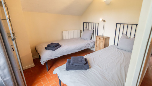 Mas Bas Lotus Lake, Carp fishing with accommodation, Twin Bedroom (1st Floor)