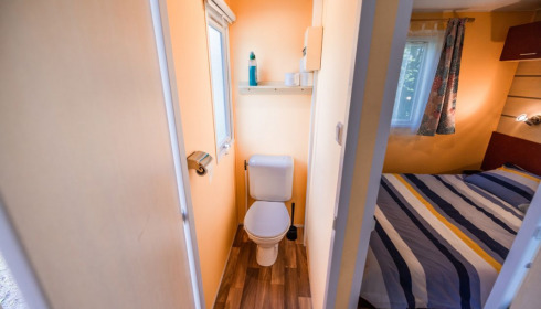 Eau De Vie North, Exclusive Carp Fishing Holiday in France, Shower Room