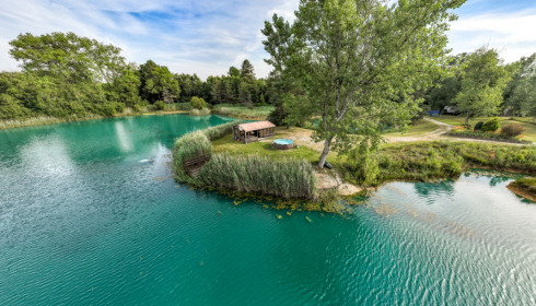 Golden Carp Lake, Big Carp Fishing France with a Social Lodge, accommodation photo 5