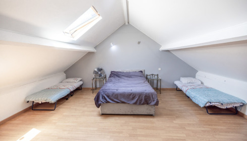 Mystique, Carp Fishing France with Accommodation, Attic Bedroom