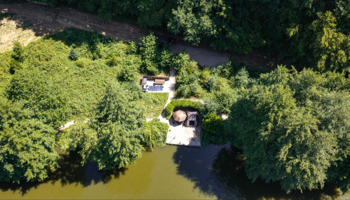 MDP Lake, Small Exclusive Carp Lake France, Social BBQ area behind middle swim