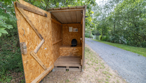 Plump Lake, Carp Fishing Holiday in France, Lakeside Dry Toilet