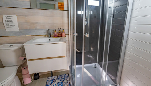 Villefond, Carp fishing in France, Main shower room & WC