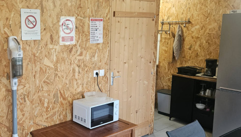 Duquesne, Carp Lake in Northern France, Lakeside Lodge - please note that the microwave & coffee machine are no longer available