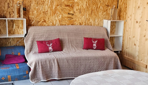 Duquesne, Carp Lake in Northern France, Lakeside Lodge - Sofabed