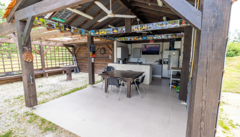 Golden Carp Lake, Big Carp Fishing France with a Social Lodge, facility photo 4