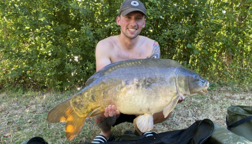 A 30 lb carp from Blue Lake, Tom Dale, Aug 2020