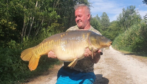 A fish from Brocard Large, 44lb mirror, Jul 2020