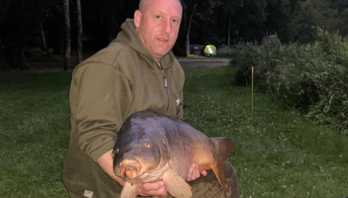 A 32 lb carp from Cailleaux, albert finigan and dan tapender, Jul 2020