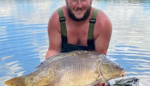 A 33 lb 8 oz carp from Lepinet North, Daniel Crouch, Jul 2020