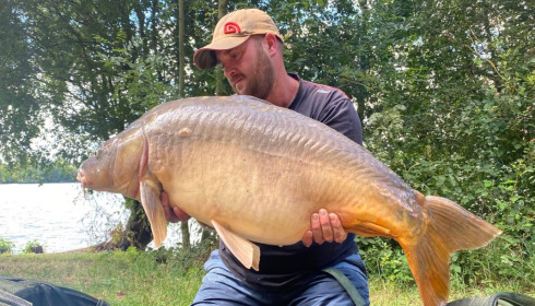 A 33 lb carp from Lepinet South, Glen Warwick, Jul 2020