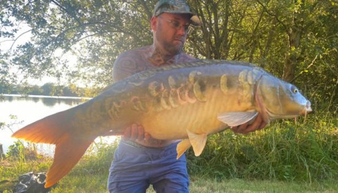 A 33 lb 3 oz carp from Lepinet South, Lee Warwick, Aug 2020