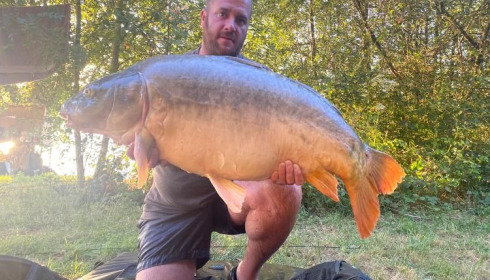 A 39 lb carp from Lepinet South, wignal, Jul 2020