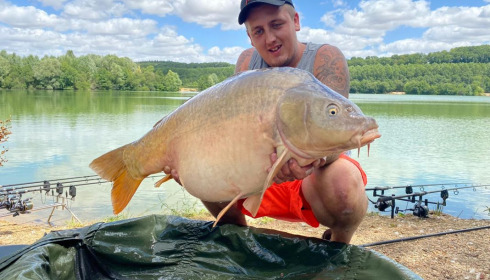 A 29 lb carp from Lepinet South, davey, Jul 2020