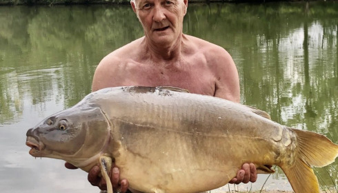 A 37 lb 5 oz carp from Old Oaks, Rob Hancock, Jul 2020