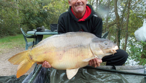 A 50 lb fish from Villefond, Mirror. Daylight at last and a photographer at hand !, Oct 2020