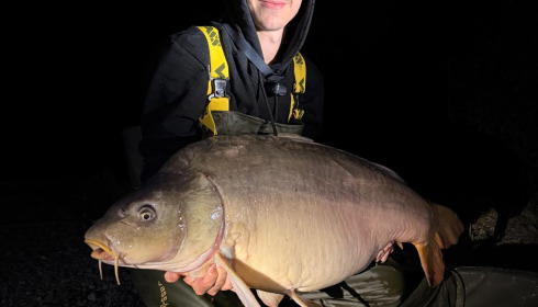 A 42 lb 14 oz carp from Carrouge, 42lb 14oz Mirror, Aug 2026