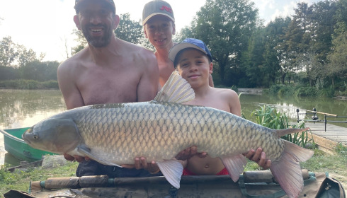 A 35 lb grass carp from Lakeview, James and family, Aug 2025
