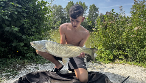 A 15 lb 2 oz grass carp from Le Repaire, Noah Dunn, Aug 2026