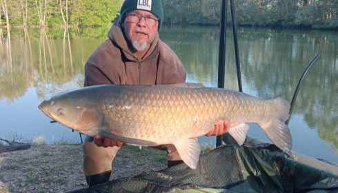 A 39 lb 7 oz carp from Zentelles, Apr 2026