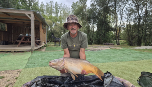 A 28 lb carp from Lillypool, Chris with a mirror, not the same one!, Aug 2026