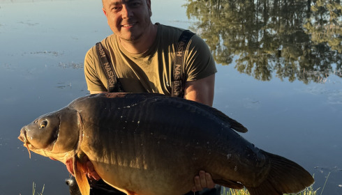 A 57 lb carp from Beaurepaire, Mirror carp, Aug 2026
