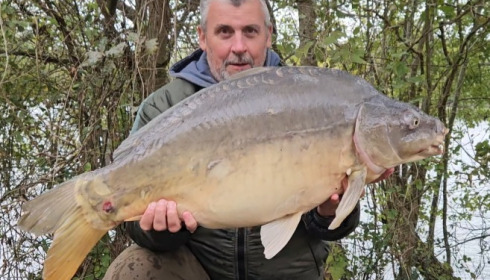 A 33 lb 12 oz carp from Villefond, Oct 2026