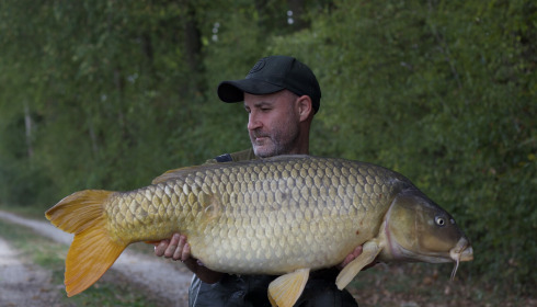 A 43 lb 10 oz carp from Jonchery, Sep 2026